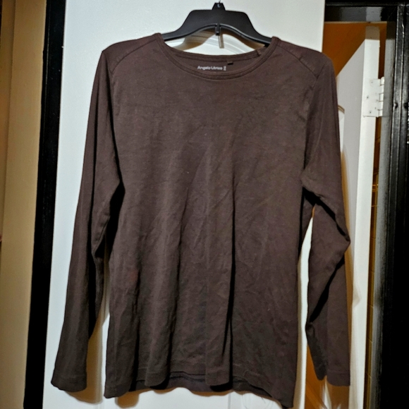 Men's Basic Long Sleeve Tee - Picture 1 of 5